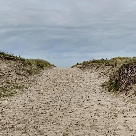 In Near The Beach, Cleaning Included Oostduinkerke